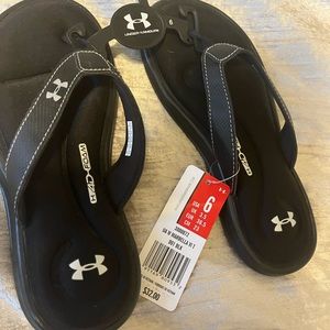 Under Armour foam sandals Size 6